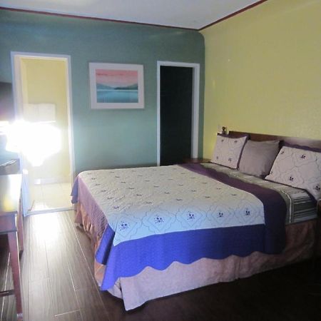 'לונג ביץ Travel Eagle Inn Motel מראה חיצוני תמונה