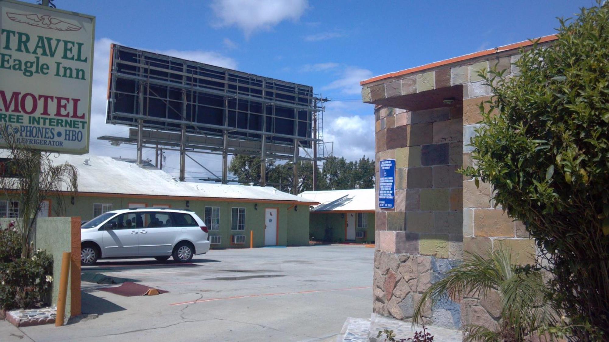 'לונג ביץ Travel Eagle Inn Motel מראה חיצוני תמונה