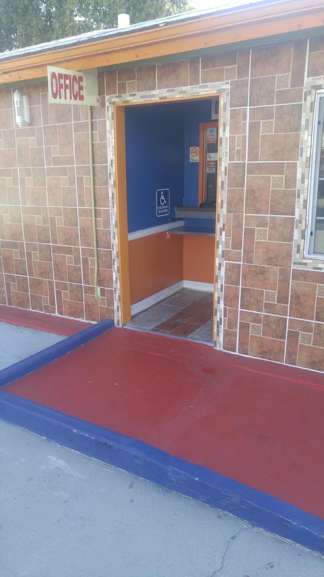 'לונג ביץ Travel Eagle Inn Motel מראה חיצוני תמונה