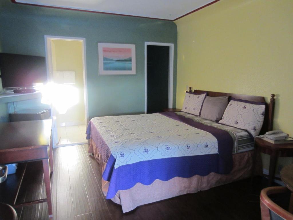 'לונג ביץ Travel Eagle Inn Motel מראה חיצוני תמונה