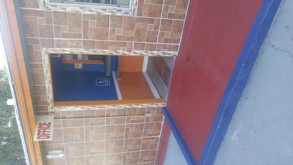 'לונג ביץ Travel Eagle Inn Motel מראה חיצוני תמונה