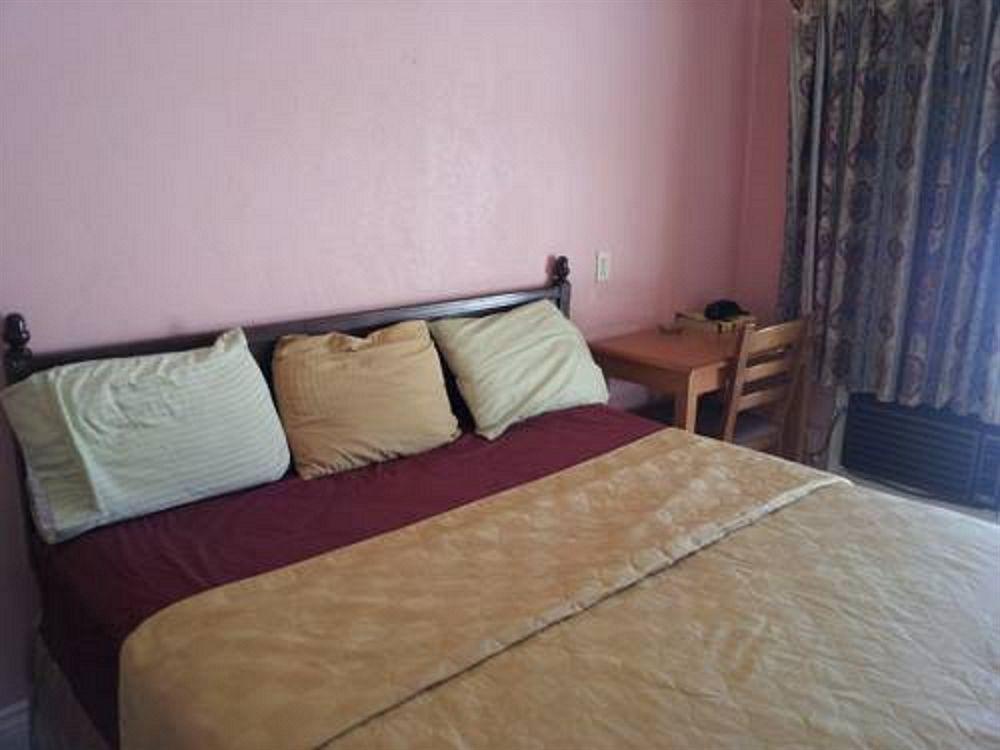 'לונג ביץ Travel Eagle Inn Motel מראה חיצוני תמונה