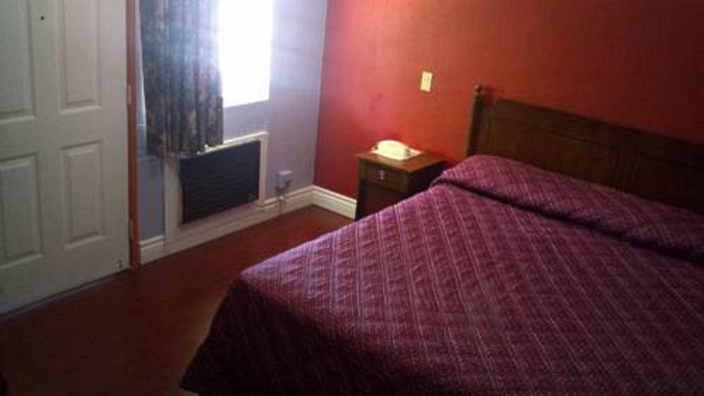 'לונג ביץ Travel Eagle Inn Motel מראה חיצוני תמונה