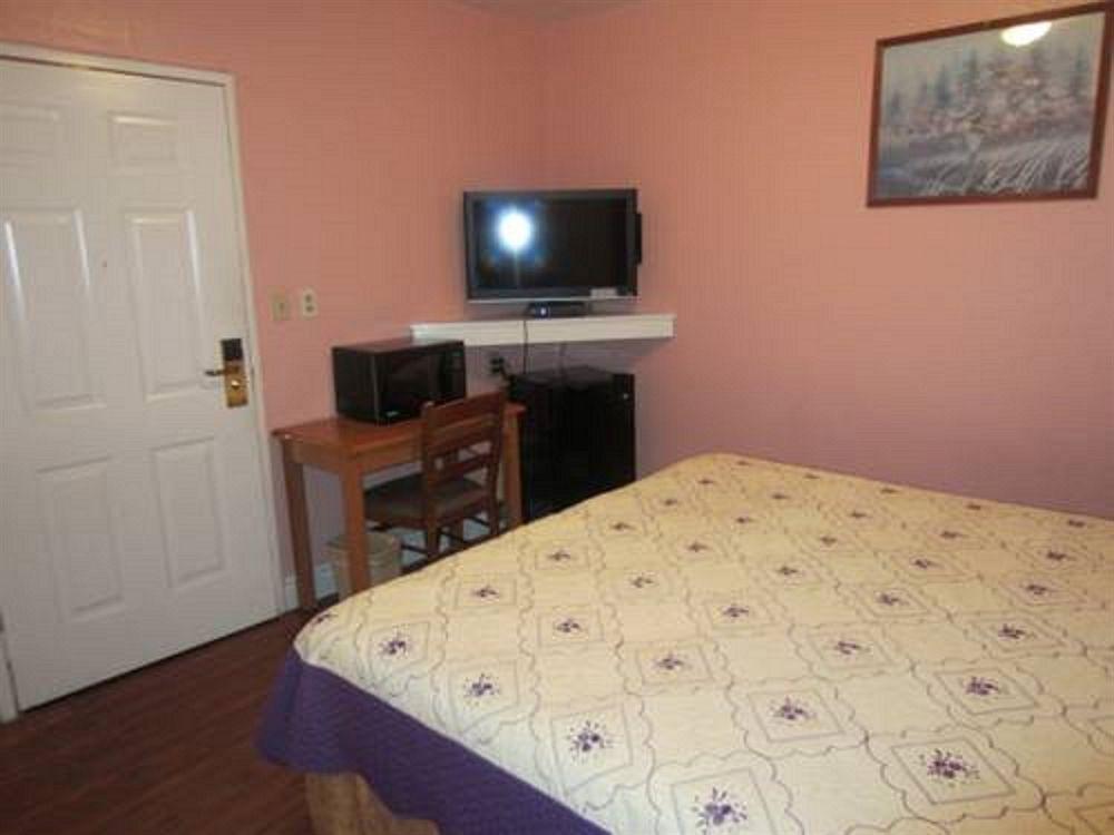 'לונג ביץ Travel Eagle Inn Motel מראה חיצוני תמונה